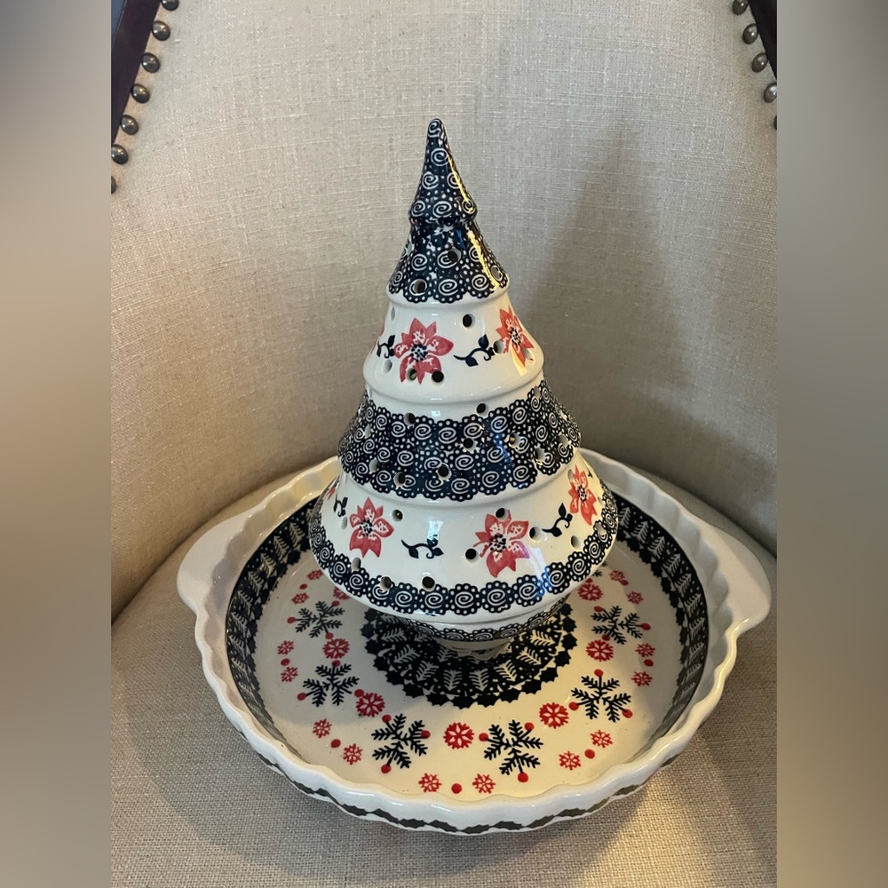 Poland made pottery set. Place a candle in it to
Light up any area.